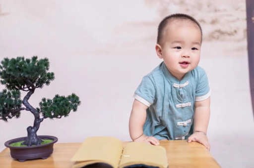 赵县宝宝爱吐奶是什么原因